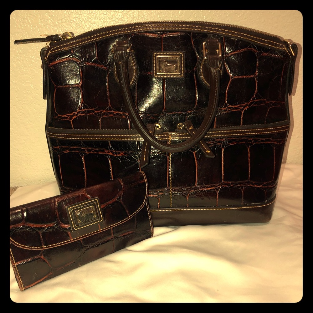 Authentic Dooney & Bourke Satchel/Wallet